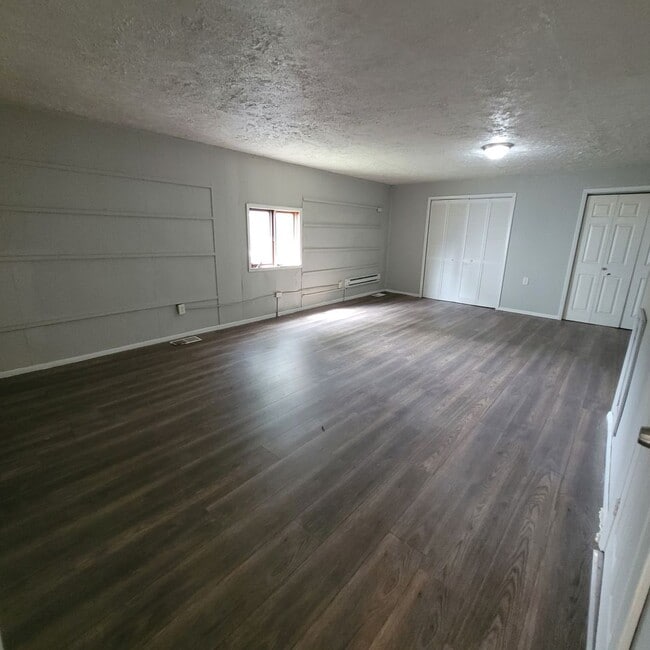 Building Photo - Single Family 4 Bed 2 Bath FOR RENT!