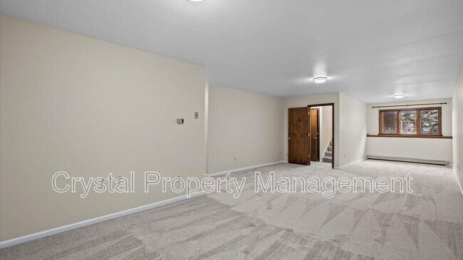 Building Photo - 1001 Walz Ave