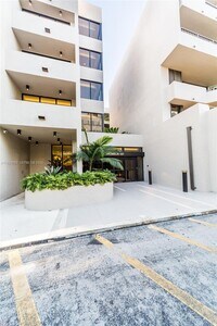 Building Photo - 121 Crandon Blvd