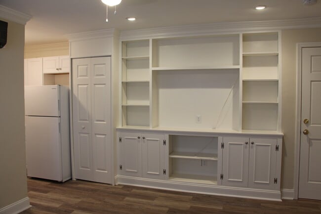 Building Photo - 720 N Monroe St