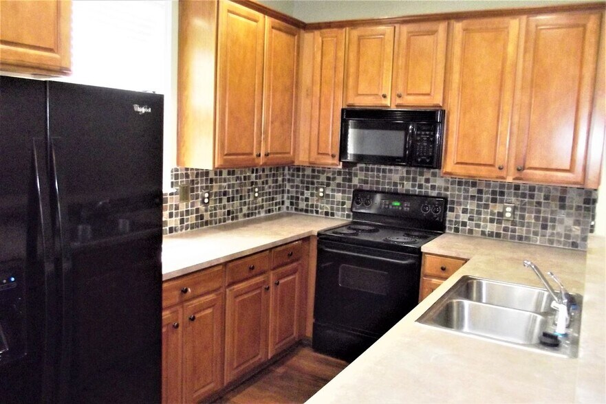 Building Photo - 10338 McGoogan Ln