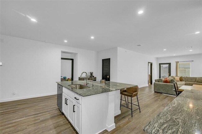 Building Photo - 1142 Sommerville Dr