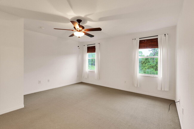 Building Photo - 2988 SE Lexington Lakes Dr