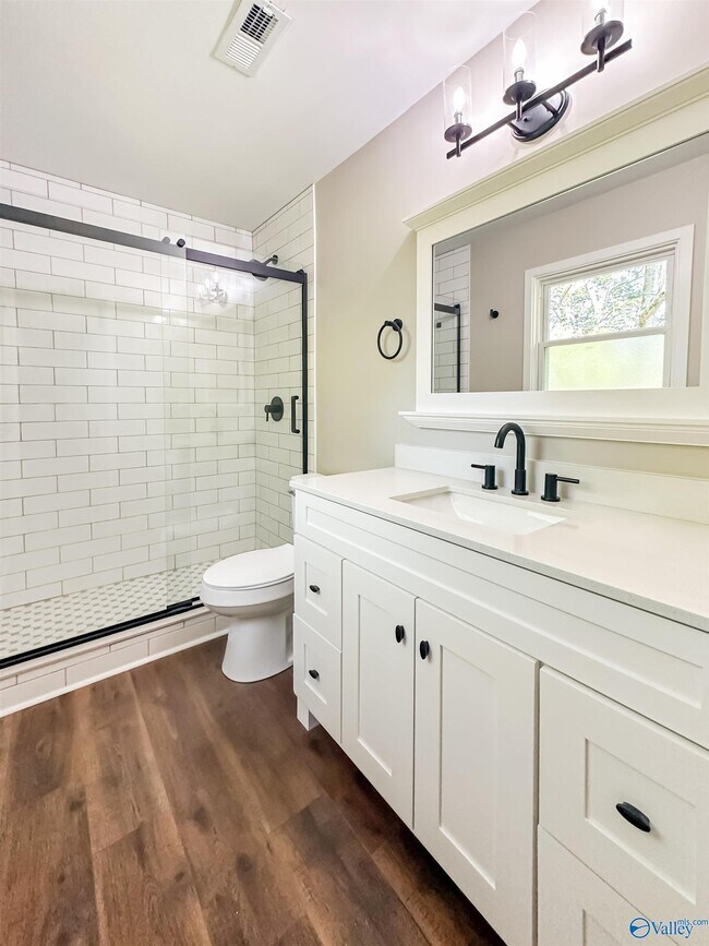 Building Photo - 11210 Mountain Crest Dr SE