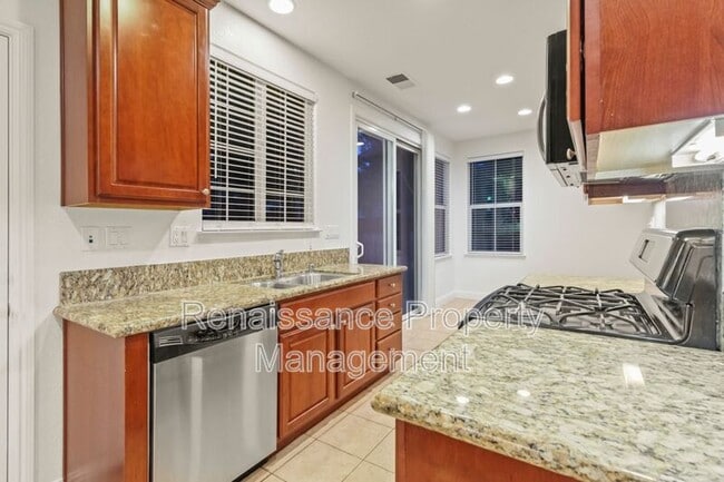 Building Photo - 363 W Viento St