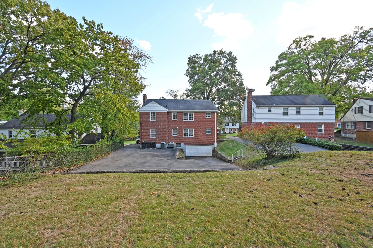 Building Photo - 5698 Euclid Rd