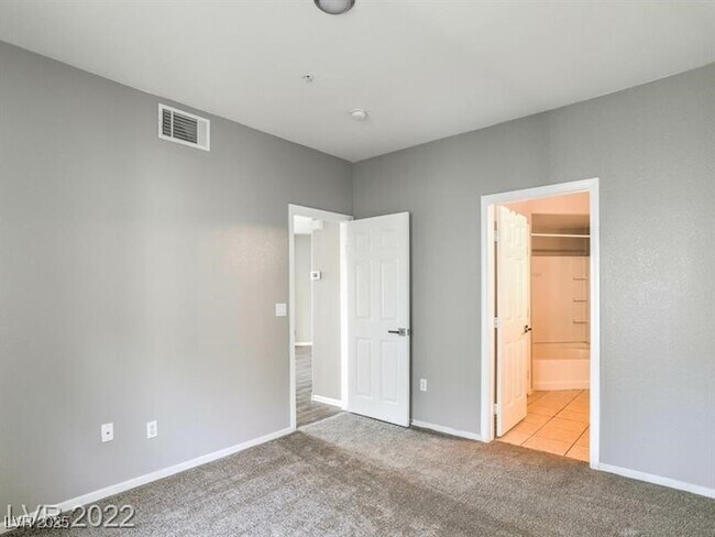 Building Photo - 7119 S Durango Dr
