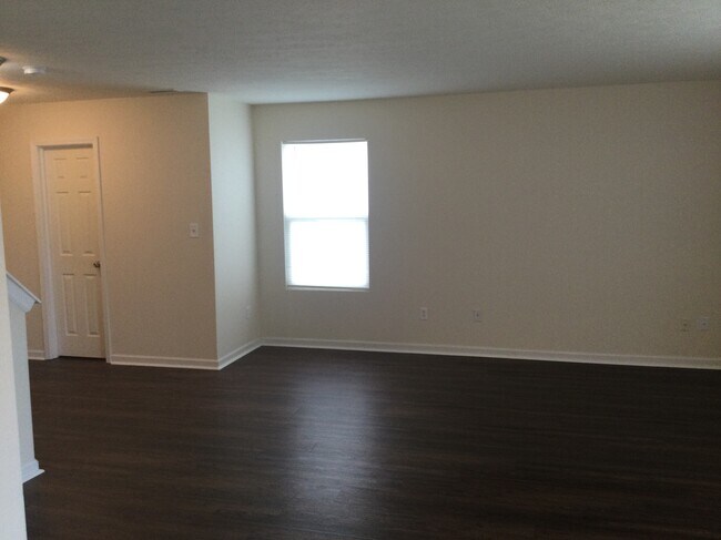 Building Photo - 1236 Saticoy Ct