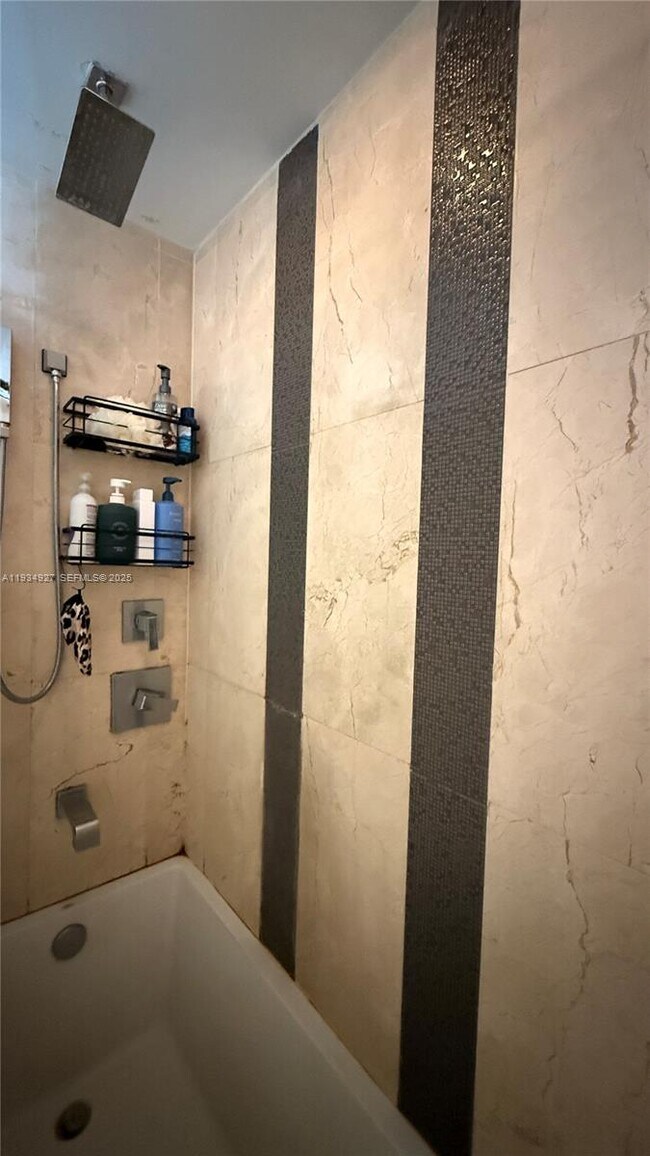 Building Photo - 601 NE 27th St