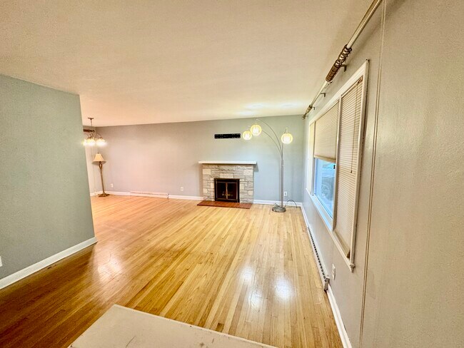 Building Photo - 3840 Pilgrim Rd