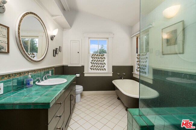 Building Photo - 740 Marco Pl