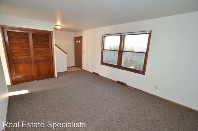 Building Photo - 609-667 Ridgeway Dr