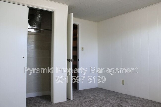 Building Photo - 825 E 760 N