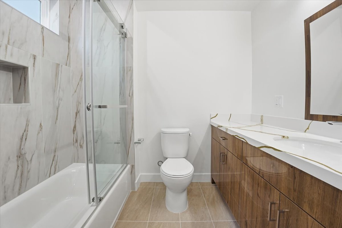 Building Photo - 1820 Prosser Ave