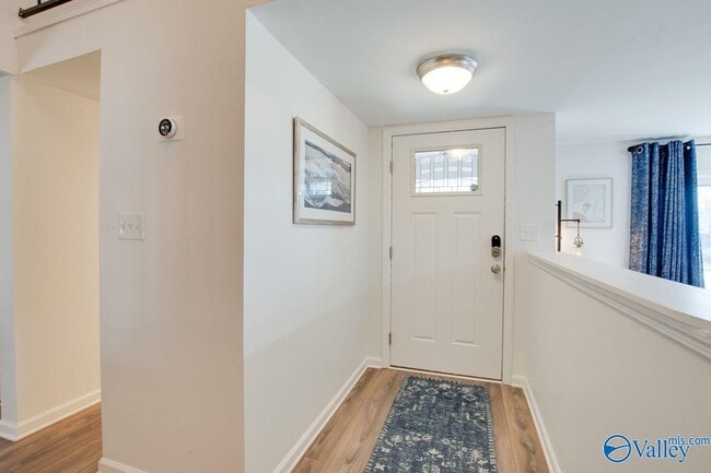 Building Photo - 2013 Wrenwood Dr SE