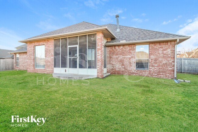 Building Photo - 3113 Highland Glen