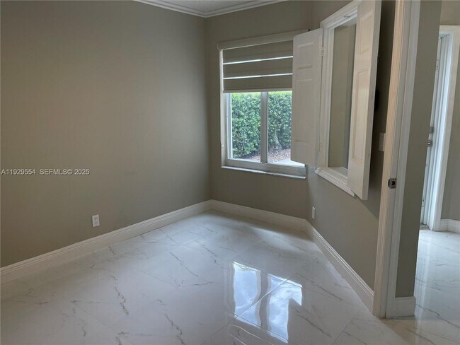 Building Photo - 10101 NW 5th St