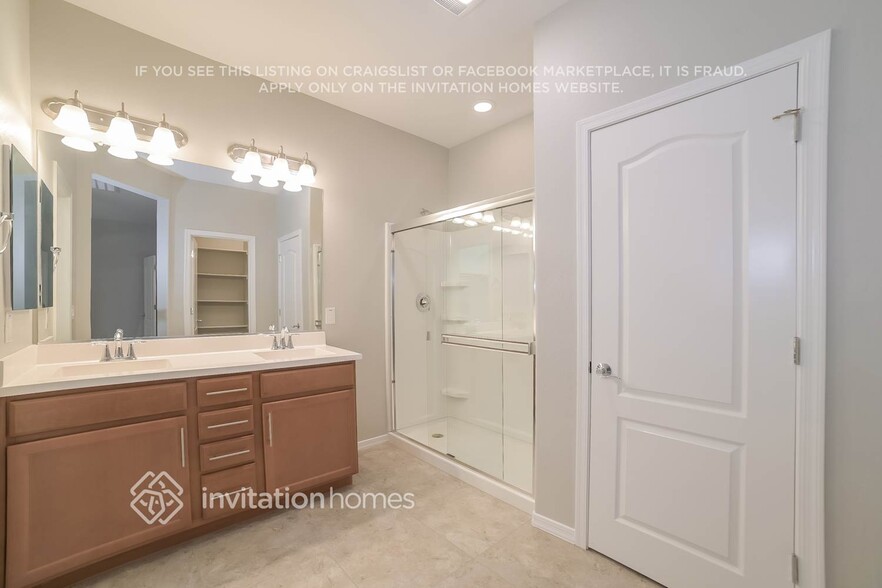 Building Photo - 7951 W Orange Dr
