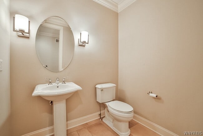 Building Photo - 9 Hidden Creek Ct