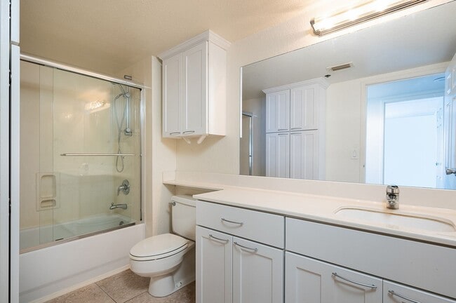 Building Photo - 50% Off First Month's Rent! Stellar Symphony Terrace Condo!