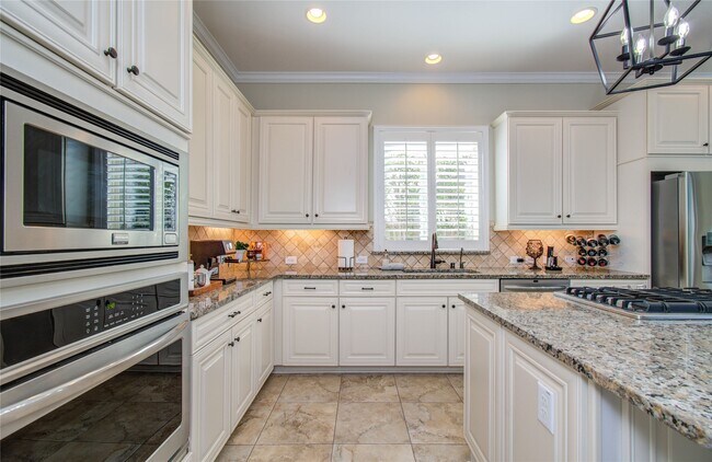 Building Photo - 28627 Rolling Ridge Dr