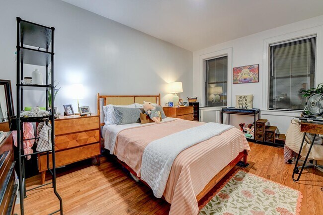 Building Photo - 901 Grand Ave