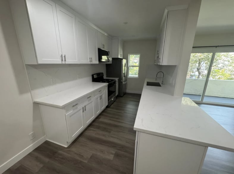 Building Photo - 7730 Lexington Ave