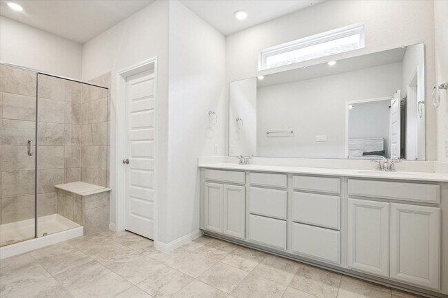 Building Photo - 5438 Cuerta St