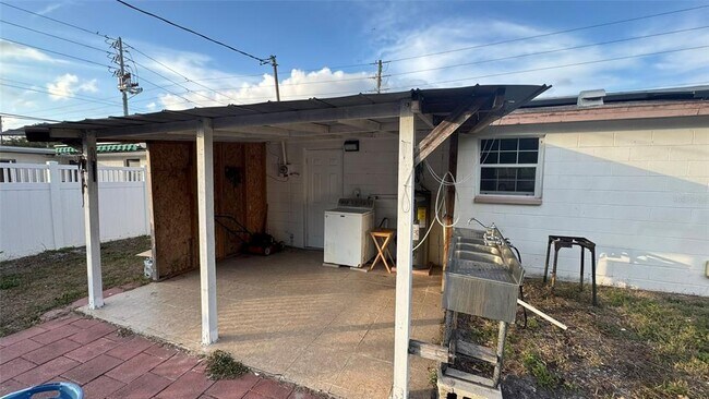 Building Photo - 6980 82nd Ave N