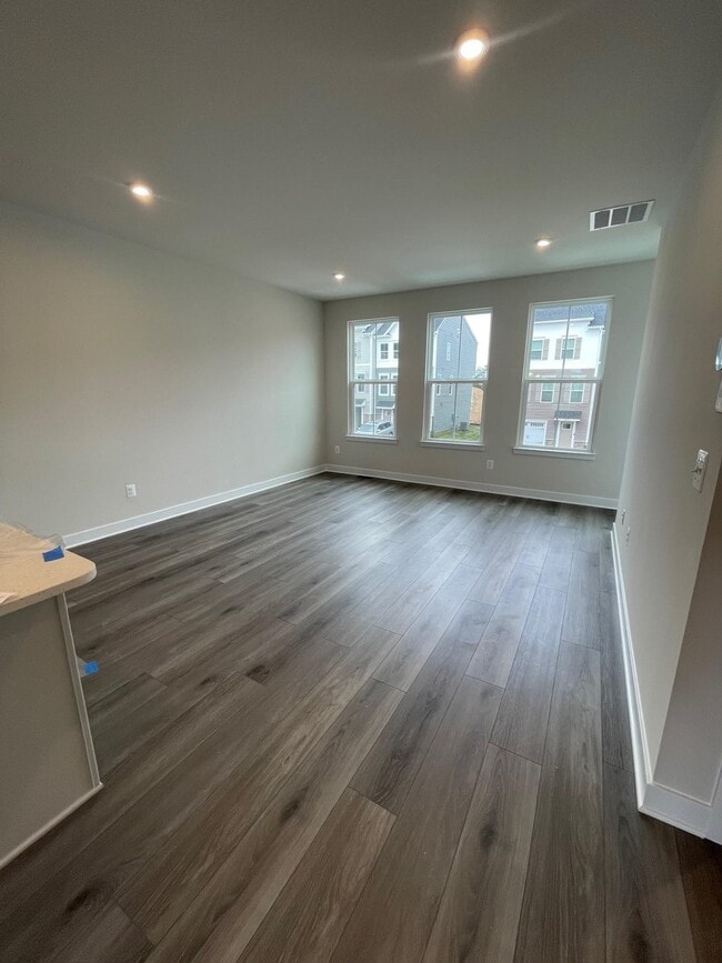 Building Photo - 4669 Drysdale St