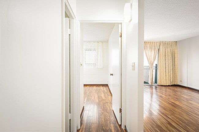 Building Photo - Ala Wai Townhome #1002