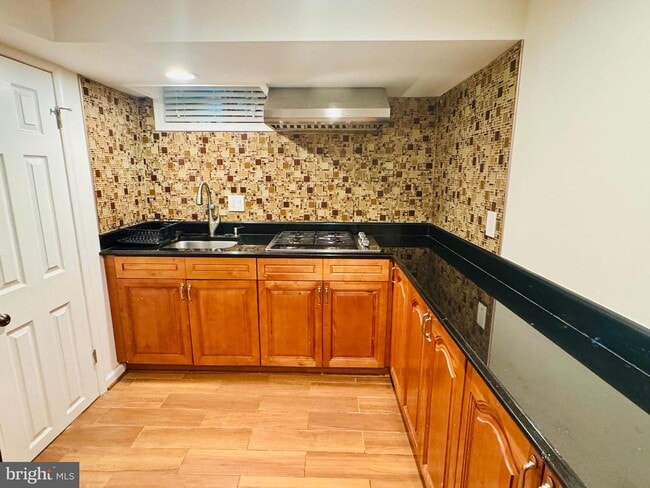 Building Photo - 3902 Hadley Square W