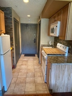 Building Photo - 008