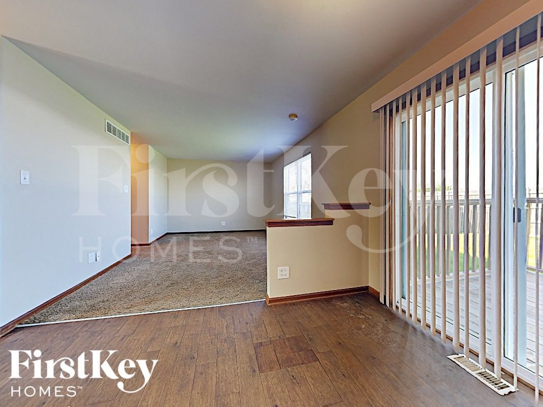 Building Photo - 1203 Quail Dr