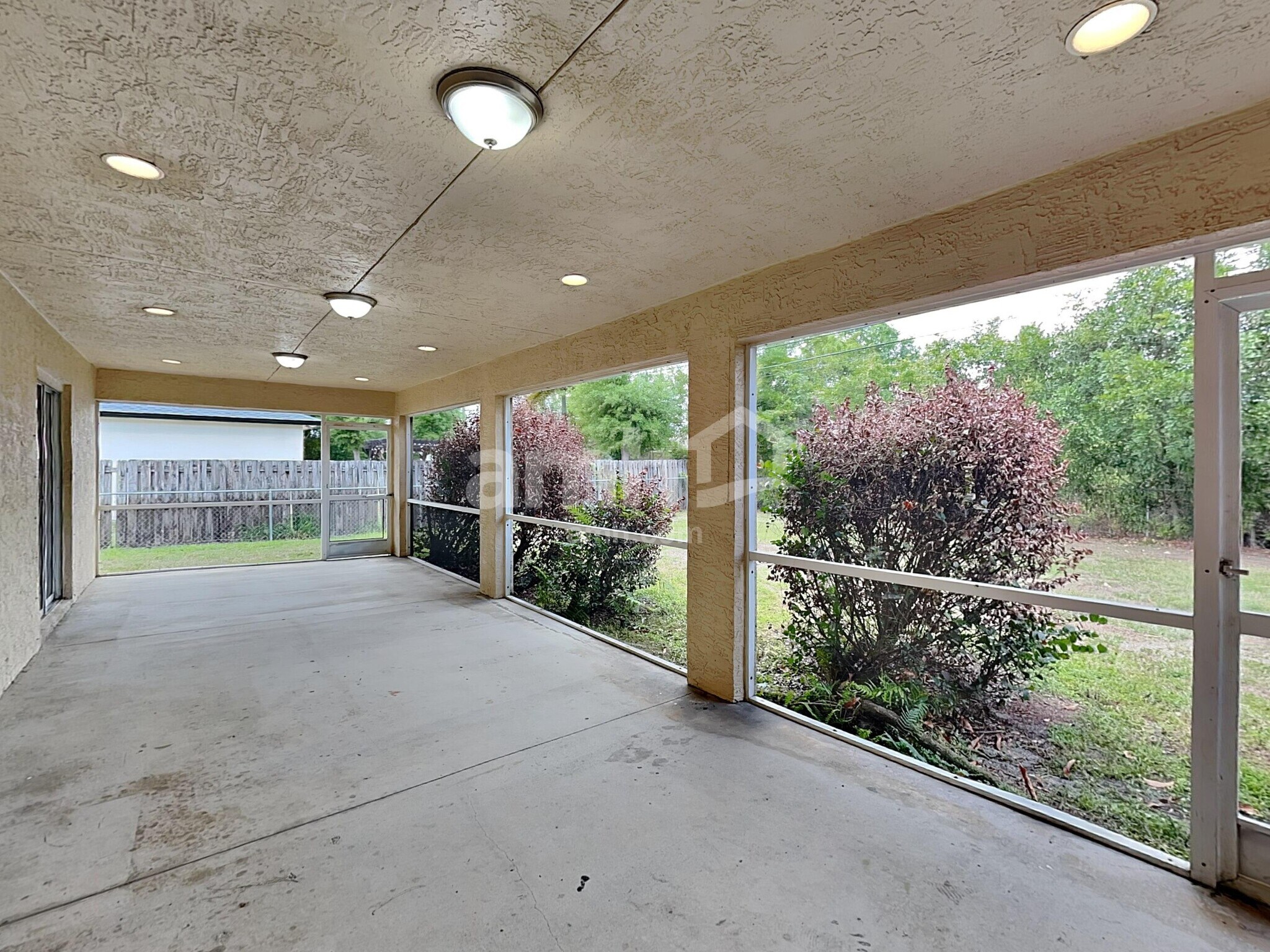 Building Photo - 1009 SW Alcantarra Blvd