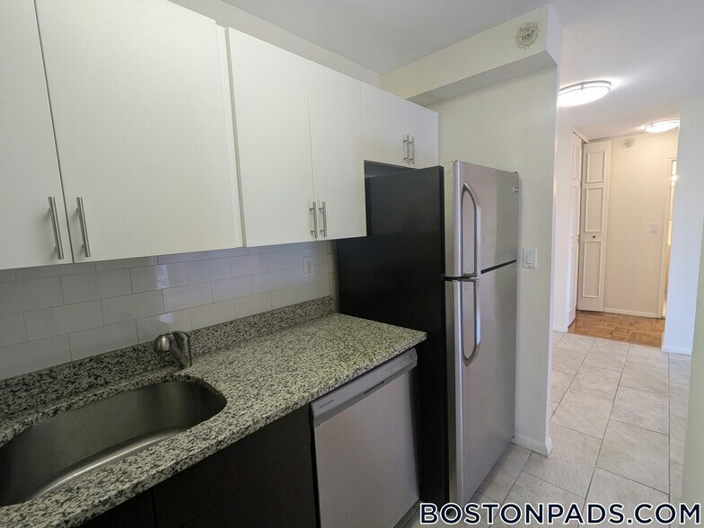 Building Photo - 175 Freeman St