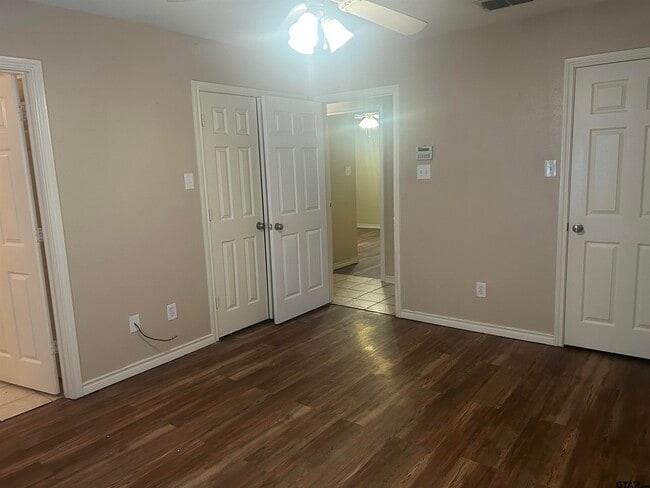 Building Photo - 8315 Garrett Dr