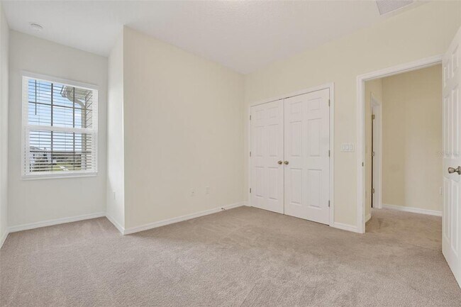 Building Photo - 1325 Stockwell Ave