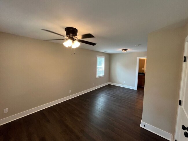 Building Photo - 1775 Ralee Dr