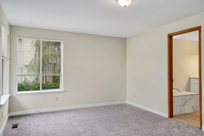 Building Photo - 3 Bedroom Home in Lake Stevens!