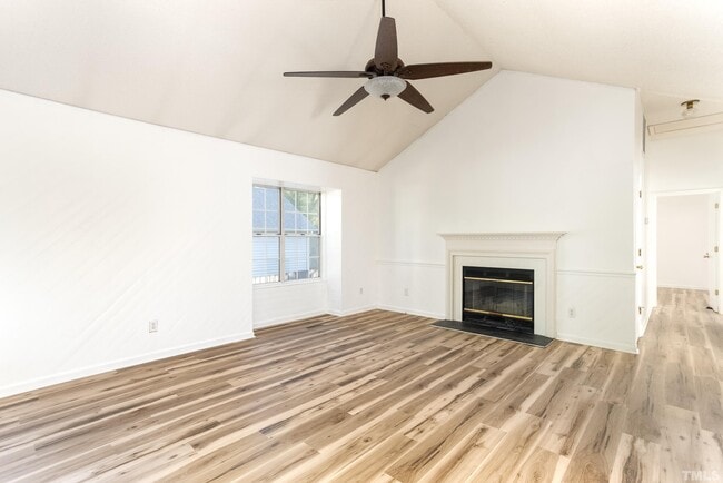 Building Photo - 326 Wilson St