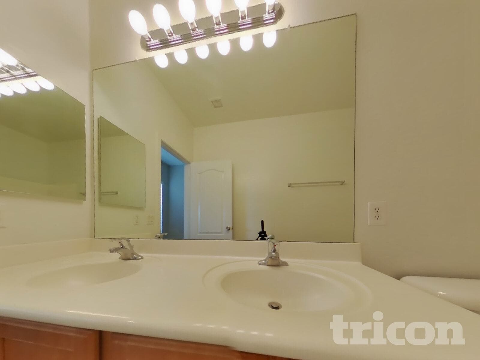 Building Photo - 9406 W Berkeley Rd