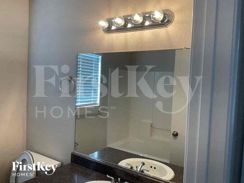 Building Photo - 8008 Revolver Ave