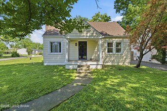Building Photo - 1219 Becker Ave
