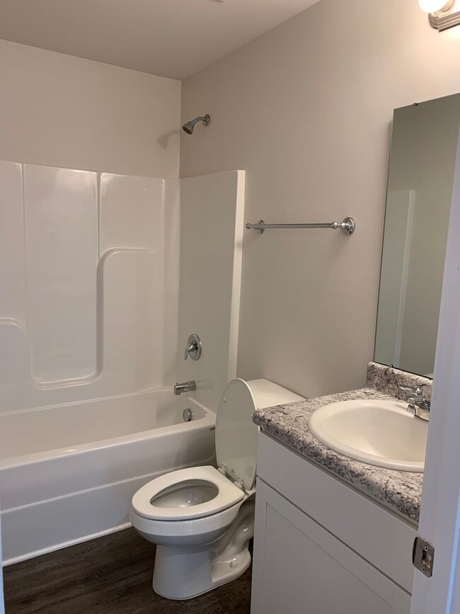 Building Photo - *Pre-leasing* Three Bedroom | Two Bathroom...