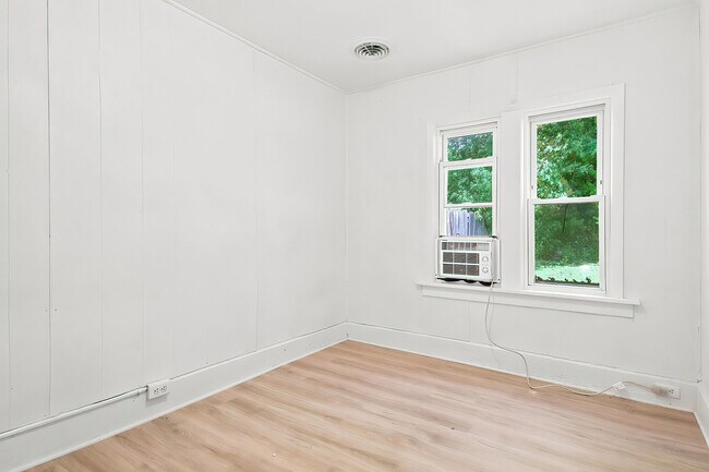 Building Photo - 6929 13th Ave