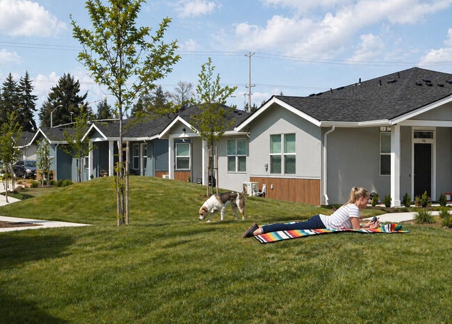 Building Photo - Villas at 28th