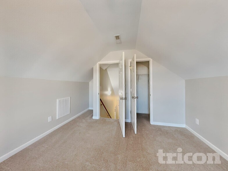 Building Photo - 3216 Laurenfields Way