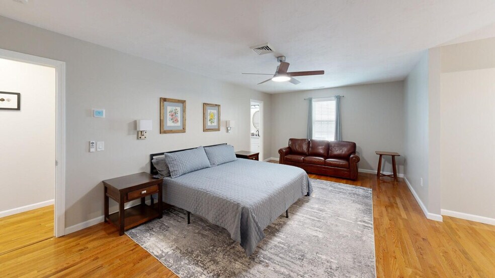 Building Photo - 9 Bates Ave