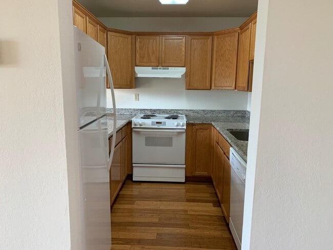 Building Photo - Spacious 2 bed/1.5 bath condo in Martinez